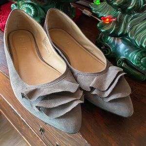Esprit Daisy-E grey suede ruffle flats size 10M